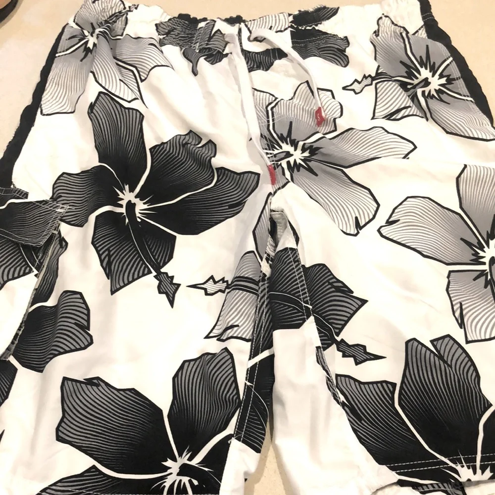 SURF MENTALITY BY LAGACI SPORT TROPICAL FLORAL PRINT SWIM TRUNKS WHI BLK SZ XXL